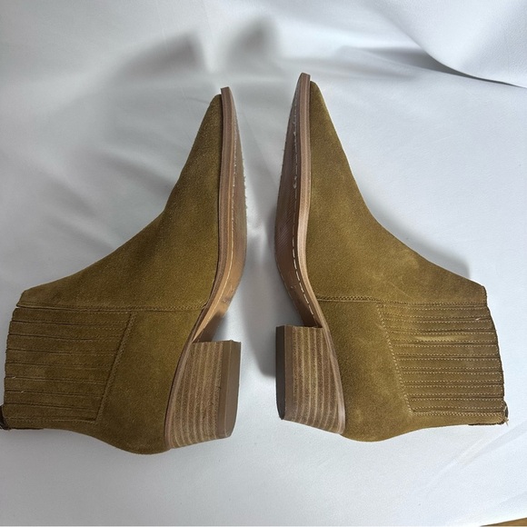 Marc Fisher Yarita Brown Suede Pointy Toe
Pull On Ankle Booties sz 7.5 Chelsea - Picture 7 of 11